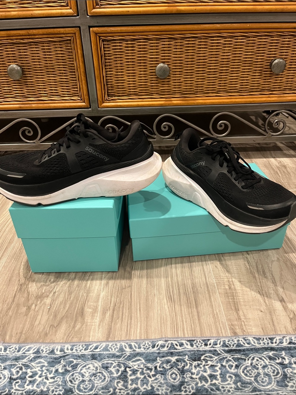 Saucony Women's Black and White Cushion Running Sneakers